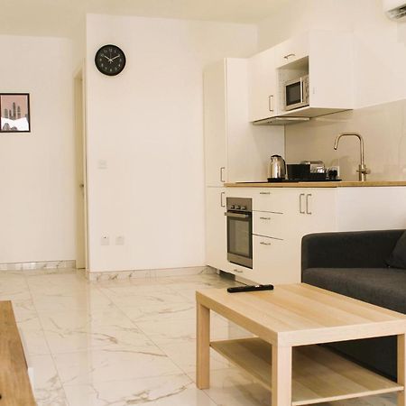 Brooklyn Apartments Слима Екстериор снимка